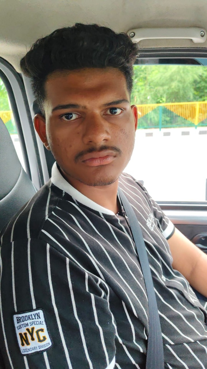 गिरफ्तार किया गया आरोपित गिरफ्तार किया गया आरोपित