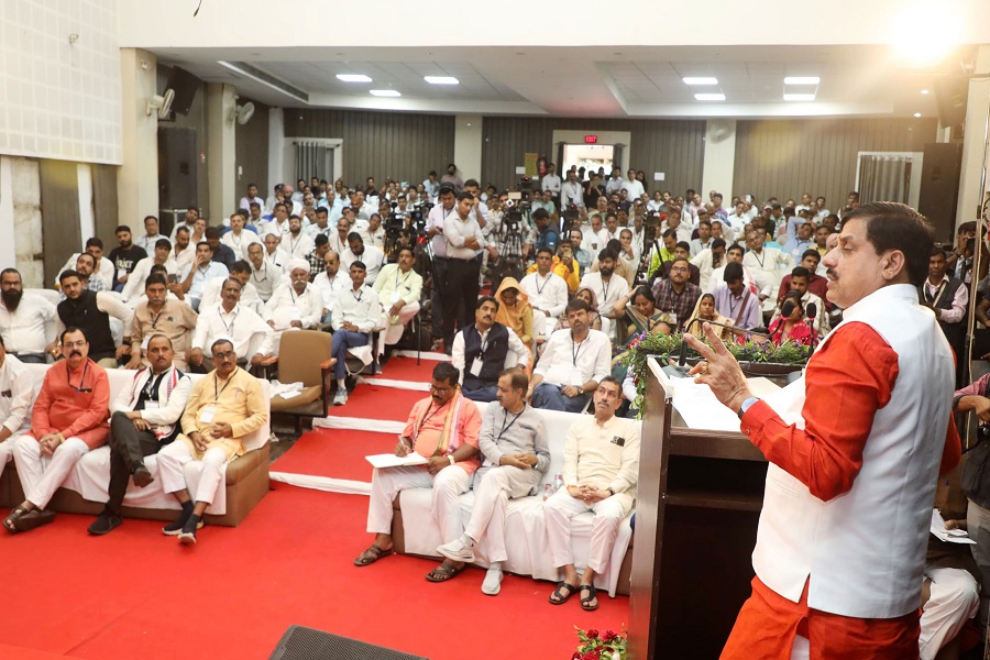 एफ.पी.ओ. डायरेक्टर समिट-2025 को संबोधित करते हुए मुख्यमंत्री डॉ. मोहन यादव एफ.पी.ओ. डायरेक्टर समिट-2025 को संबोधित करते हुए मुख्यमंत्री डॉ. मोहन यादव