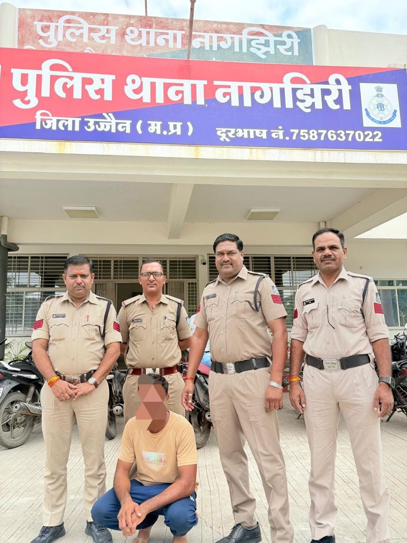 पुलिस की दबिश में 6 आरोपी पकड़ाए, 2.5 लाख का माल जब्त पुलिस की दबिश में 6 आरोपी पकड़ाए, 2.5 लाख का माल जब्त
