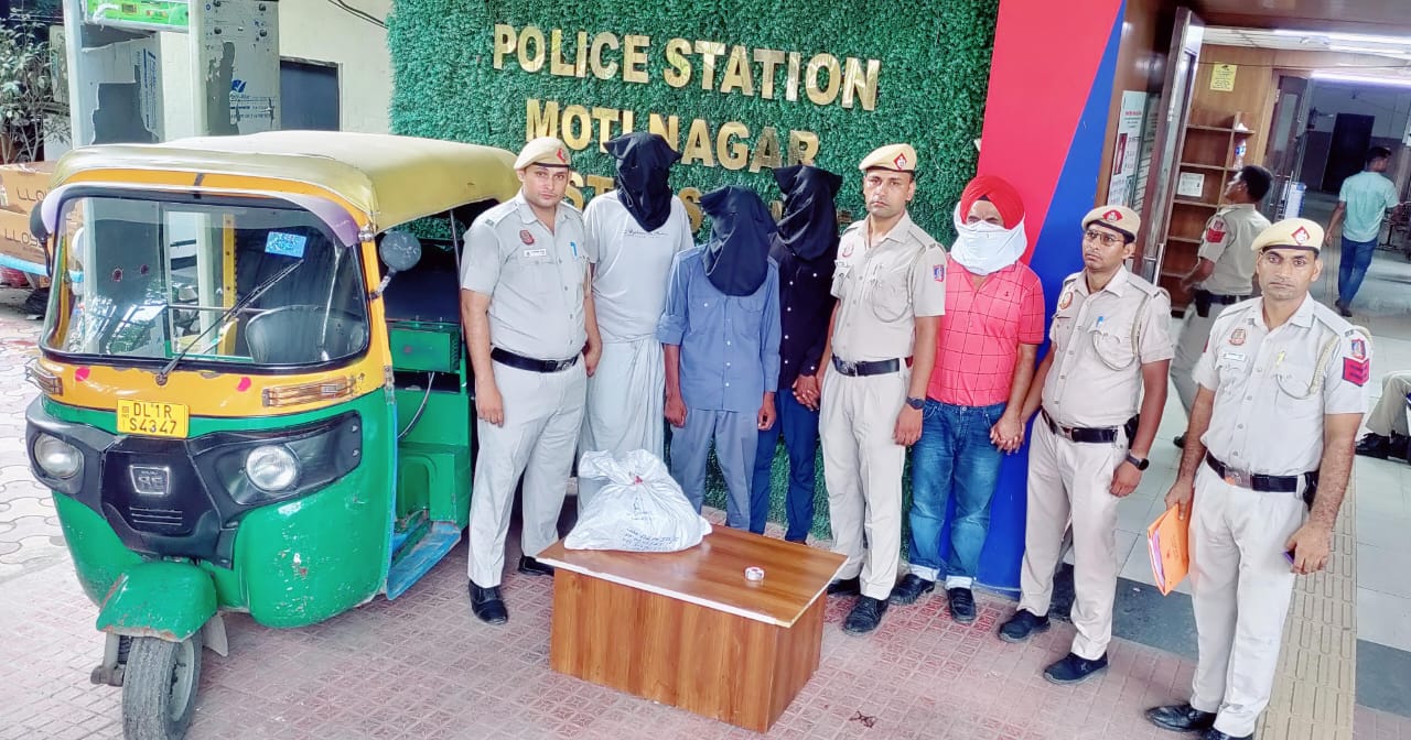 साधु के वेश धर लूटपाट करने वाले आरोपितों की फोटो