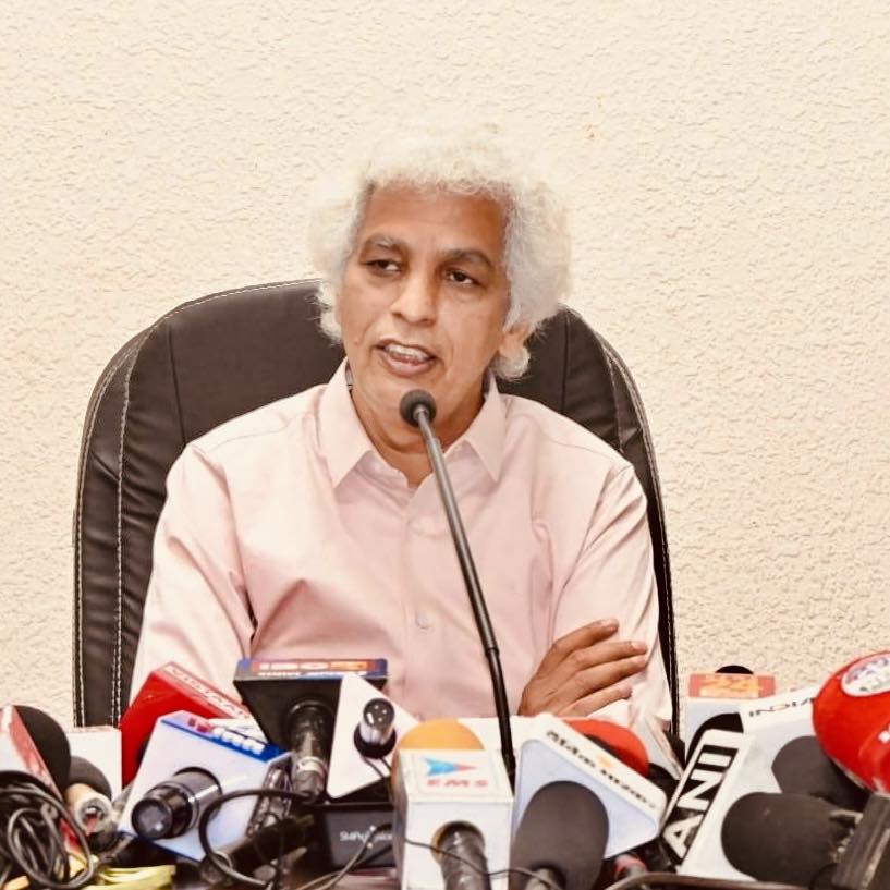 जबलपुर में बिना हेलमेट वाहन चलाने वालों को अब नहीं मिलेगा पेट्रोल जबलपुर में बिना हेलमेट वाहन चलाने वालों को अब नहीं मिलेगा पेट्रोल