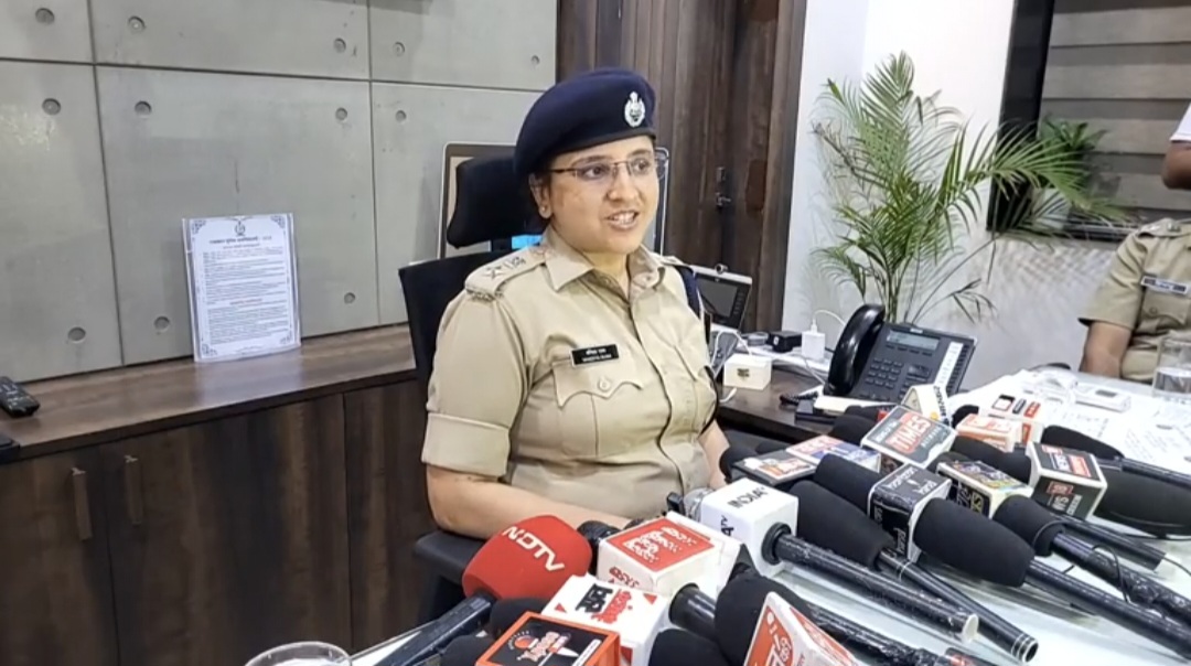 शराबी पति ने दीवार पर सिर पटक कर मार दिया पत्नी को, गिरफ्तार शराबी पति ने दीवार पर सिर पटक कर मार दिया पत्नी को, गिरफ्तार