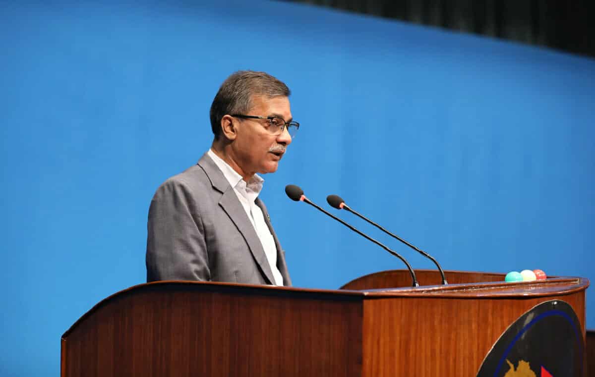 संसद में बोलते कानून मंत्री अजय चौरसिया