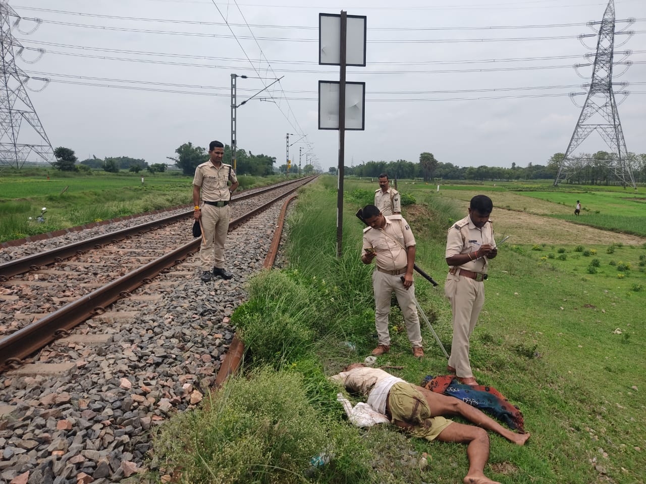 अज्ञात शव