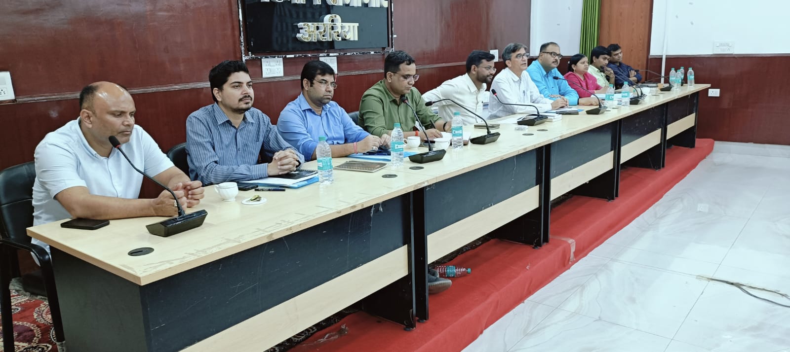 अररिया फोटो:राजस्व महा अभियान को लेकर जिला स्तरीय प्रशिक्षण में डीएम और अन्य अधिकारी