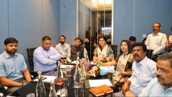 इंदौर के स्वच्छता मॉडल को देखने आई महाराष्ट्र सरकार की पर्यावरण मंत्री