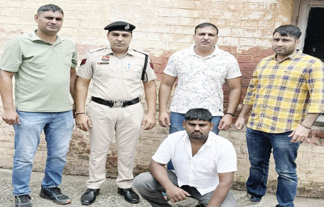 सोनीपत: अवैध हथियार रखने के मामले में गिरफ्तार