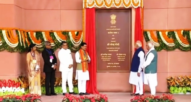 प्रधानमंत्री नरेन्द्र मोदी बुधवार को कर्तव्य भवन-3 का उद्घाटन करते हुए