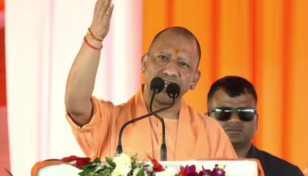 संभल में जनसभा को संबोधित करते हैं मुख्यमंत्री योगी आदित्यनाथ।