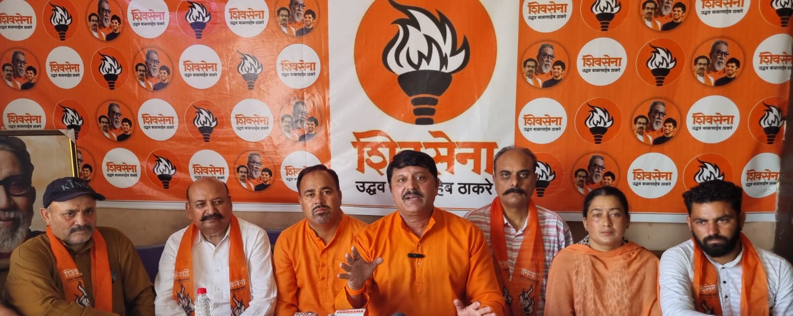 शिवसेना ने बेलगाम आपराधिक घटनाओं पर जताई चिंता,बाहरी लोगों के पुलिस सत्यापन की उठाई मांग शिवसेना ने बेलगाम आपराधिक घटनाओं पर जताई चिंता,बाहरी लोगों के पुलिस सत्यापन की उठाई मांग