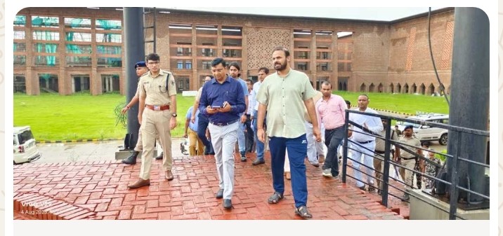 राजगीर खेल परिसर का जांच करते अधिकारी