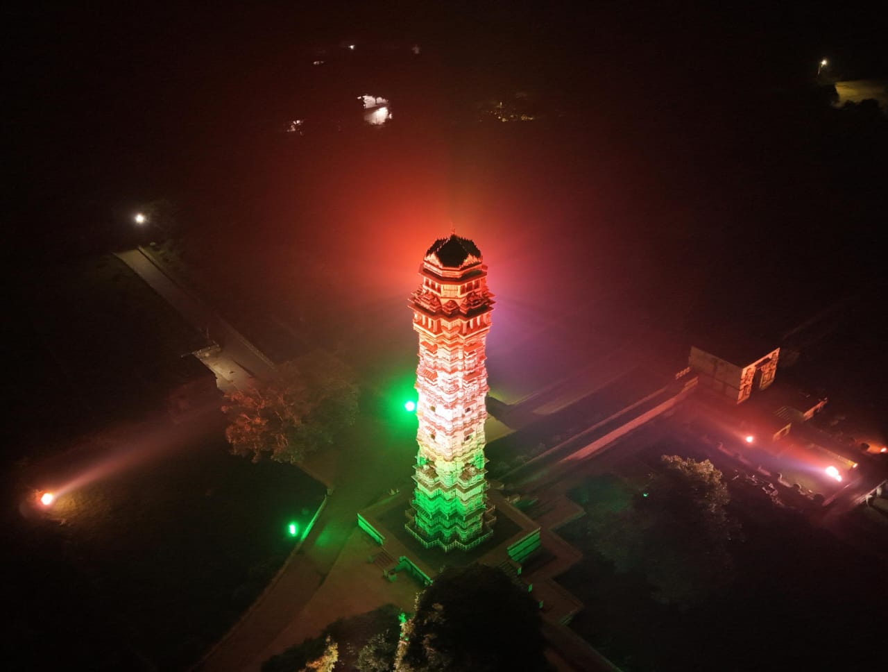 चित्तौड़गढ़ विजय स्तंभ। चित्तौड़गढ़ विजय स्तंभ।