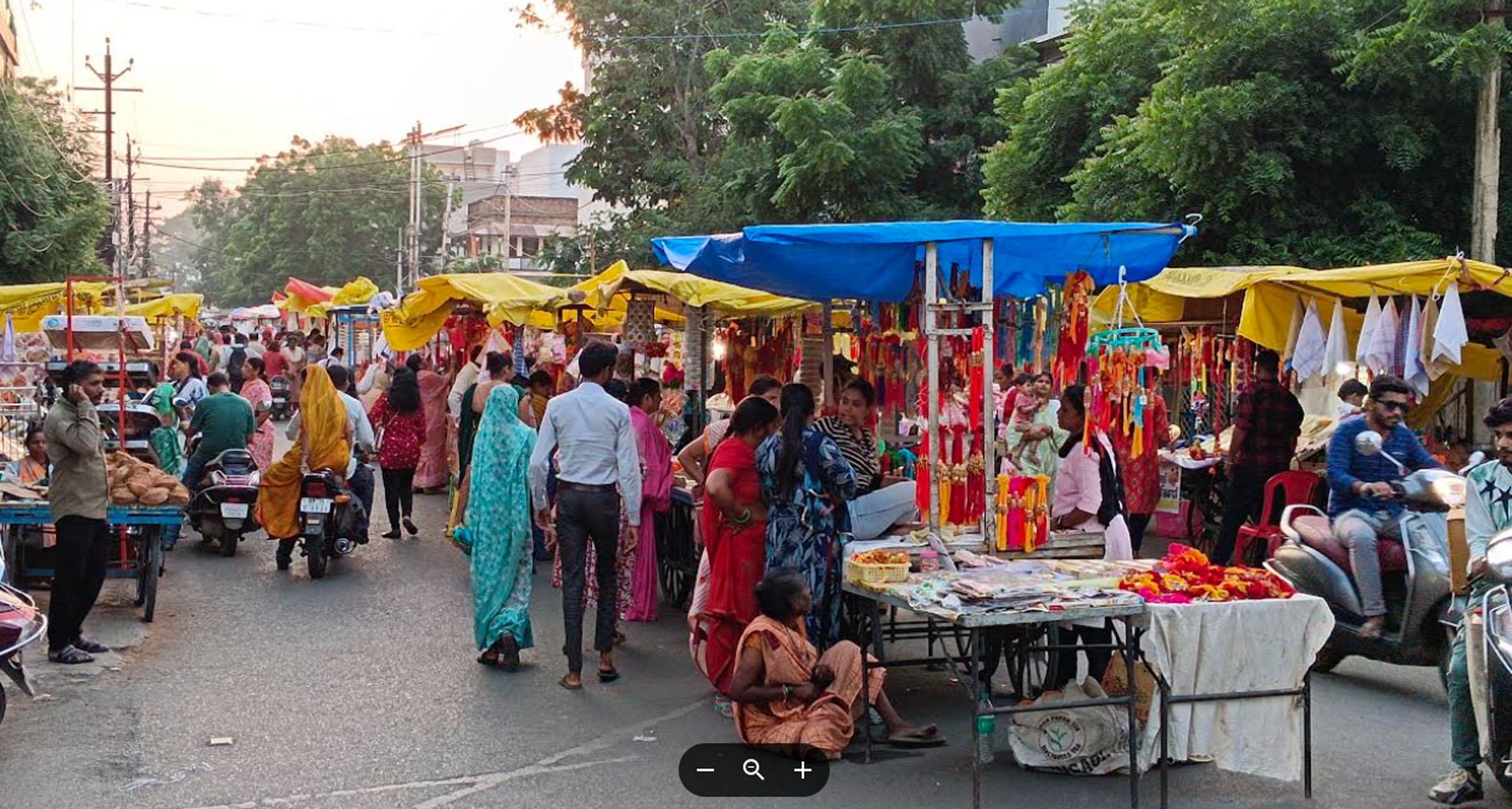 रक्षाबंधन: बाजारों में रौनक छाई, बारिश नहीं होने से रोजनदारों के चेहरे खिले