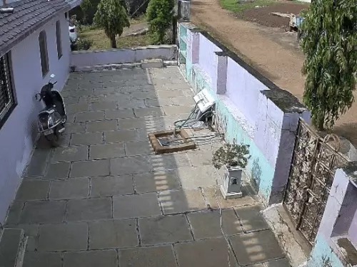 प्रतापगढ़ में भूकंप के झटके, लोग दहशत में घरों-दुकानों से बाहर निकले प्रतापगढ़ में भूकंप के झटके, लोग दहशत में घरों-दुकानों से बाहर निकले