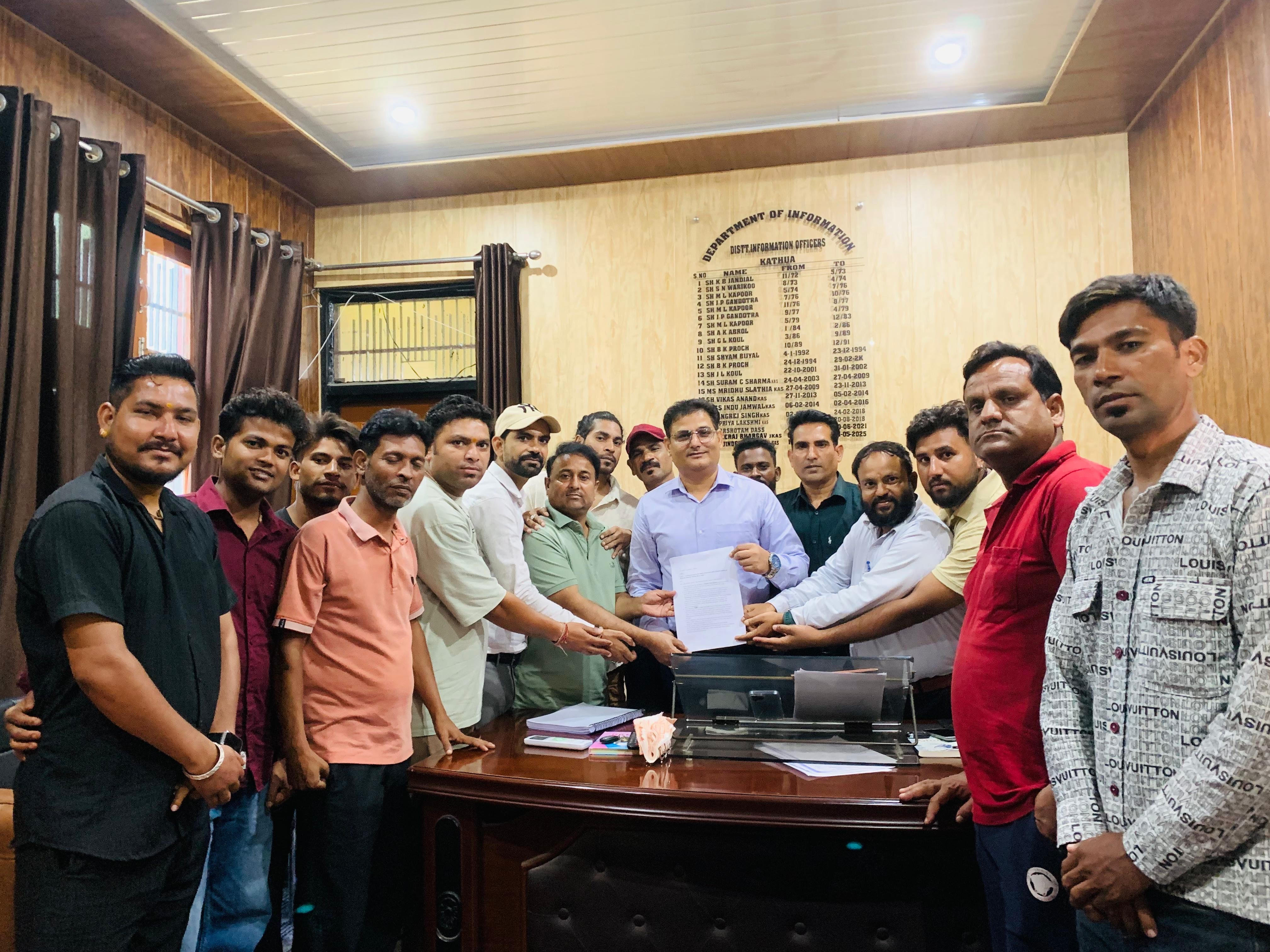 Artist Sanjha Manch submitted a memorandum to District Information Officer Kathua to promote local art Artist Sanjha Manch submitted a memorandum to District Information Officer Kathua to promote local art