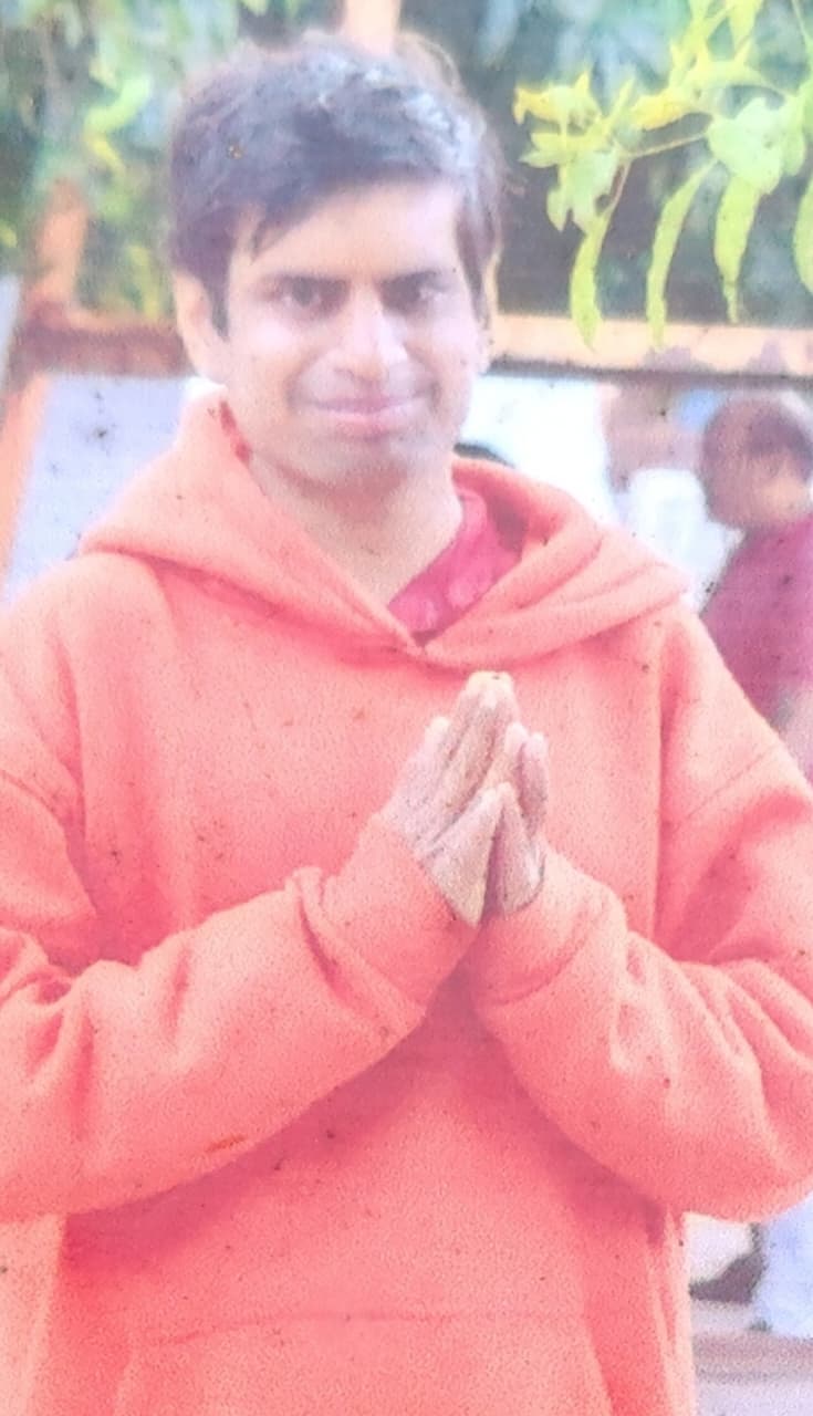 लव कोहली का जीवित अवस्था का चित्र लव कोहली का जीवित अवस्था का चित्र