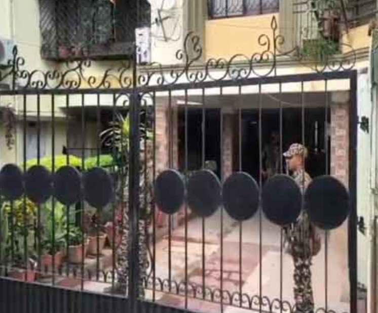 छापेमारी की तस्वीर छापेमारी की तस्वीर