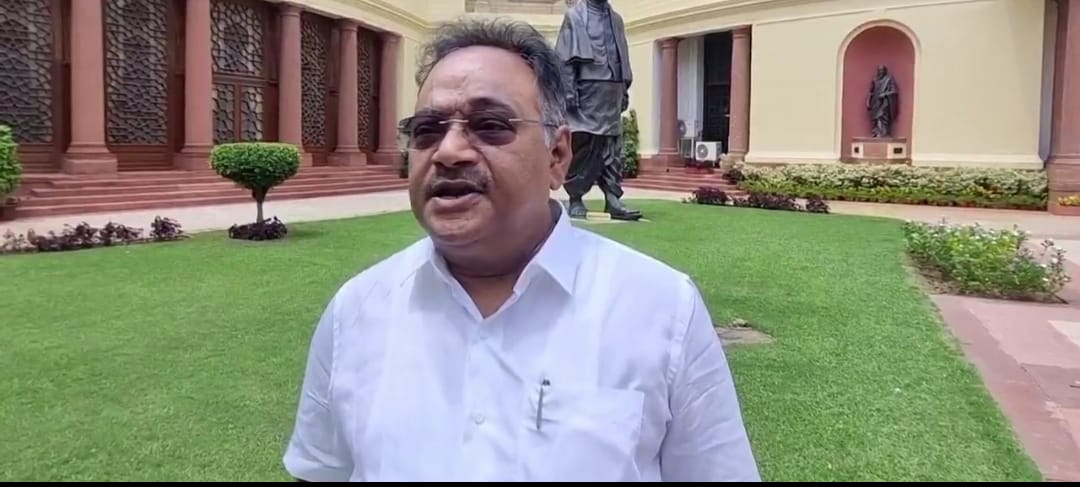 समिक भट्टाचार्य पश्चिम बंगाल भाजपा प्रमुख और सांसद समिक भट्टाचार्य पश्चिम बंगाल भाजपा प्रमुख और सांसद