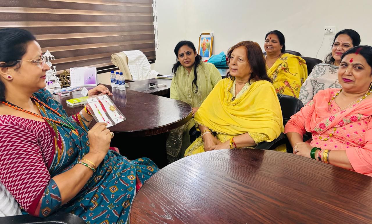 रक्षाबंधन पर बहनें 'चीनी राखियों' से बचें और स्वदेशी राखियों को प्राथमिकता दें: संजीता डोगरा रक्षाबंधन पर बहनें 'चीनी राखियों' से बचें और स्वदेशी राखियों को प्राथमिकता दें: संजीता डोगरा