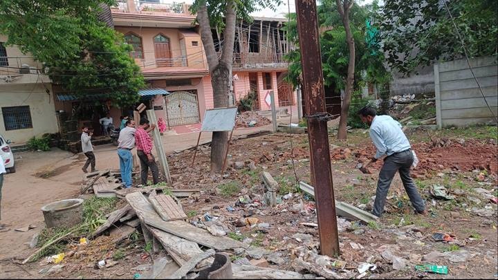 सरकारी जमीन से हटवाए बेजा कब्जे