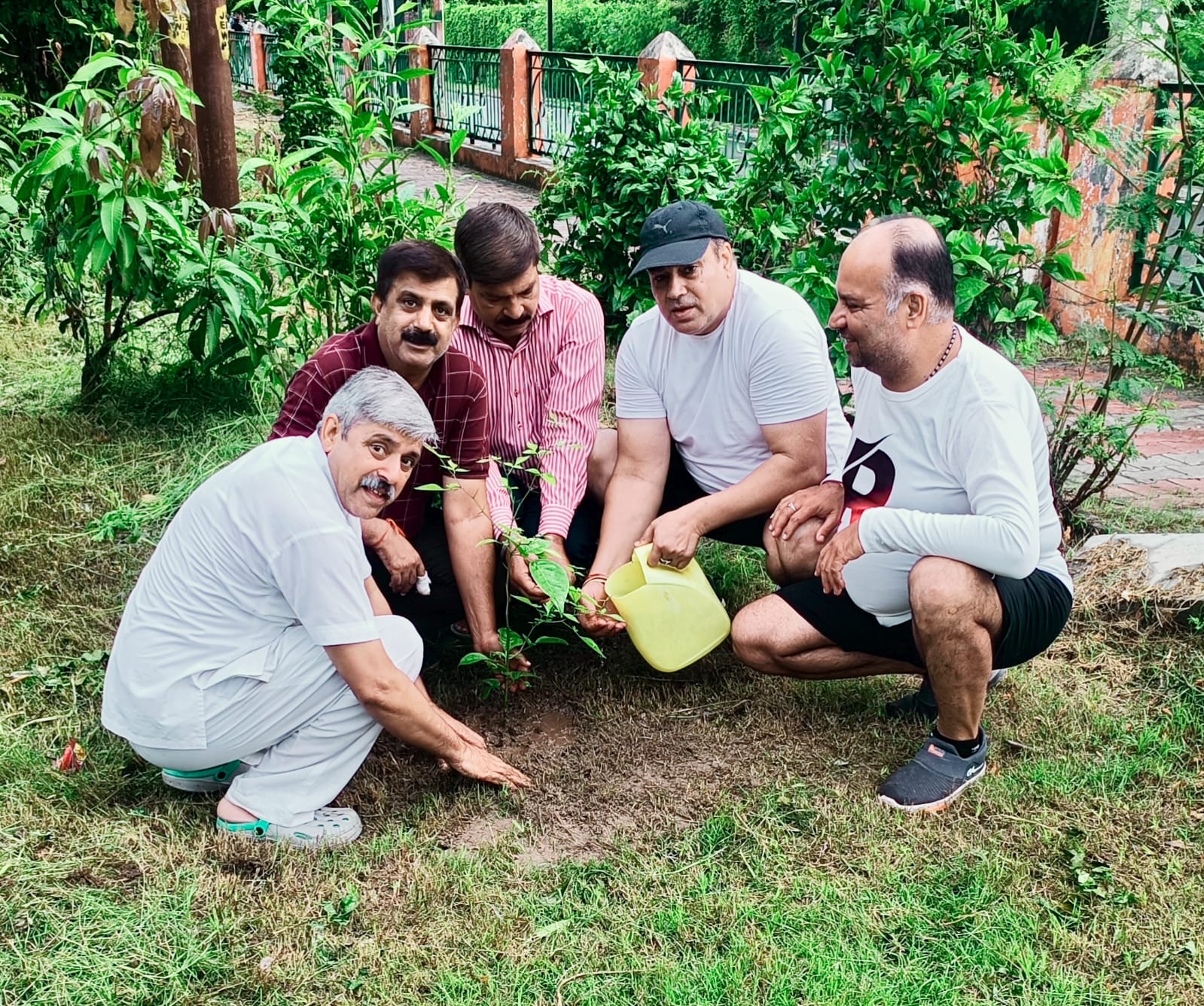 बीजेपी ओबीसी मोर्चा द्वारा एक पेड़ माँ के नाम अभियान के अंतर्गत जम्मू में वृक्षारोपण कार्यक्रम आयोजित किया गया बीजेपी ओबीसी मोर्चा द्वारा एक पेड़ माँ के नाम अभियान के अंतर्गत जम्मू में वृक्षारोपण कार्यक्रम आयोजित किया गया