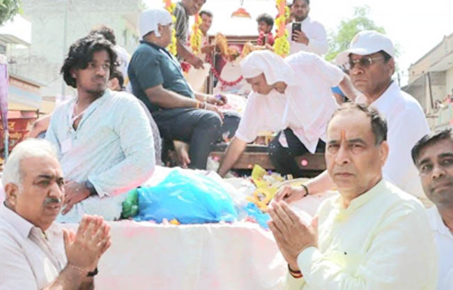 सोनीपत: दिवंगत जैन संत गच्छाधिपति सेठ प्रकाश चंद महाराज को श्रद्धाजंलि हुए बडौली सोनीपत: दिवंगत जैन संत गच्छाधिपति सेठ प्रकाश चंद महाराज को श्रद्धाजंलि हुए बडौली