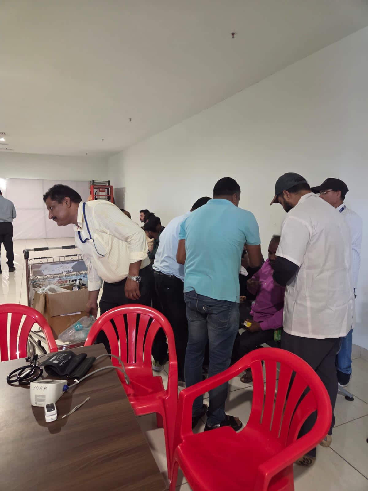 यात्रियों मेडिकल चेकअप। यात्रियों मेडिकल चेकअप।