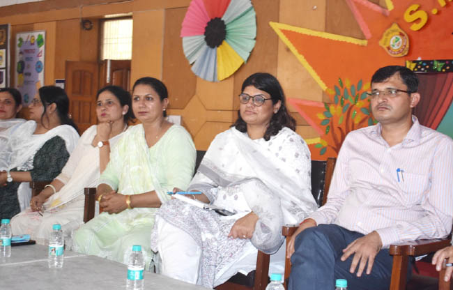 सोनीपत: स्वतंत्रता दिवस की तैयारियों जायजा लेते हुए प्रशासनिक अधिकारी
