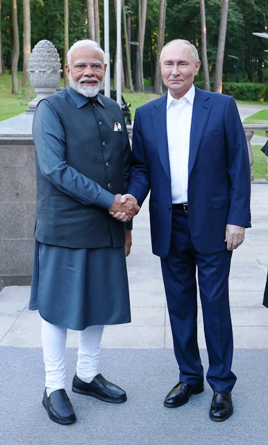 प्रधानमंत्री नरेन्द्र मोदी और रूस के राष्ट्रपति व्लादिमीर पुतिन (फाइल फोटो)