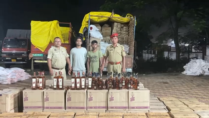 जोराबाट में बड़े पैमाने पर अवैध रूप से ले जायी जा रही आविदेशी शराब जब्त, दो गिरफ्तार