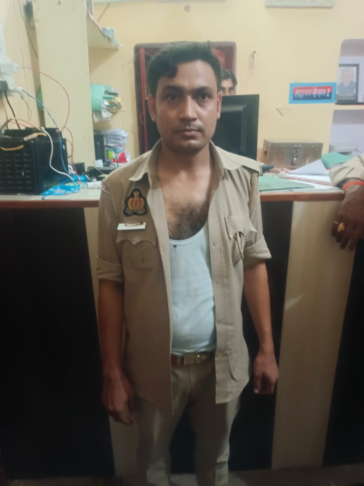 पुलिस के साथ मारपीट