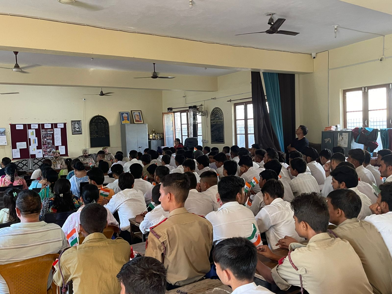 जम्मू में नशीली दवाओं के दुरुपयोग, साइबर धोखाधड़ी और नए आपराधिक कानूनों पर जागरूकता कार्यक्रम आयोजित किया गया