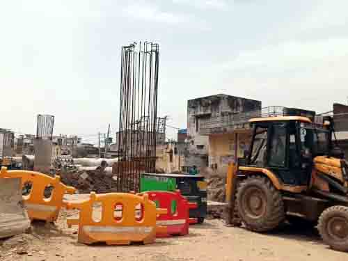 बल्लभगढ़ मोहना रोड पर चल रहे एलेवेटे फ्लाईओवर के का की फोटो बल्लभगढ़ मोहना रोड पर चल रहे एलेवेटे फ्लाईओवर के का की फोटो