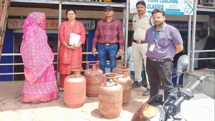 घरेलू गैस सिलेंडर की व्यावसायिक उपयोग पर कार्रवाई