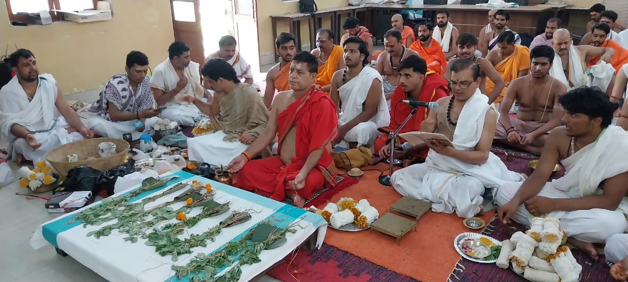 सम्पूर्णानंद संस्कृत विश्वविद्यालय में श्रावणी उपाकर्म सम्पूर्णानंद संस्कृत विश्वविद्यालय में श्रावणी उपाकर्म