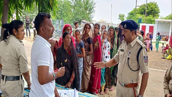 खरगोनः जिला जेल में बंदी भाइयों की कलाई पर सजी राखी