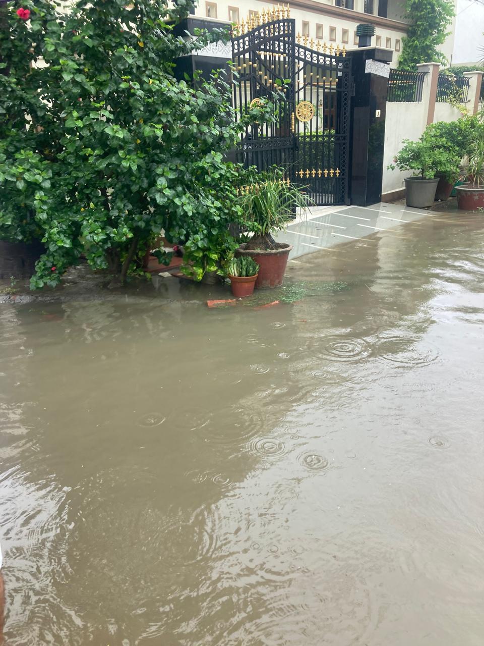 जी ब्लॉक प्रताप विहार में जलभराव