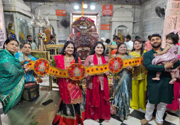 मना  रक्षाबंधन का पर्व, बहन ने भाई को बांधी राखी, पशुपतिनाथ महादेव मंदिर में भी मना पर्व