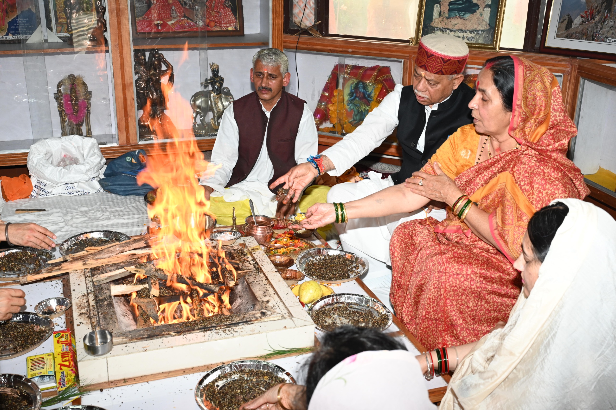 राजभवन में यज्ञ का आयोजन राजभवन में यज्ञ का आयोजन