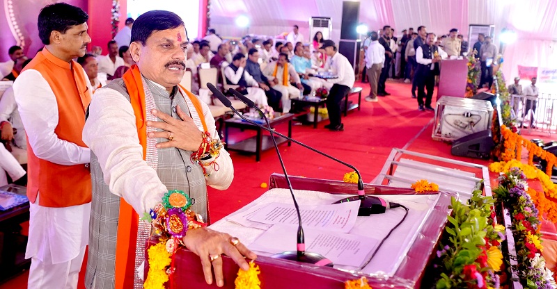 आगर मालवा जिले के बाबा बैजनाथ महादेव धाम में श्रावण पर्व के अवसर पर आयोजित भव्य रक्षाबंधन कार्यक्रम