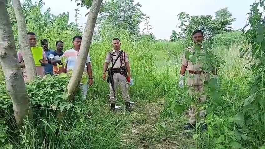 खेत से शव बराबर