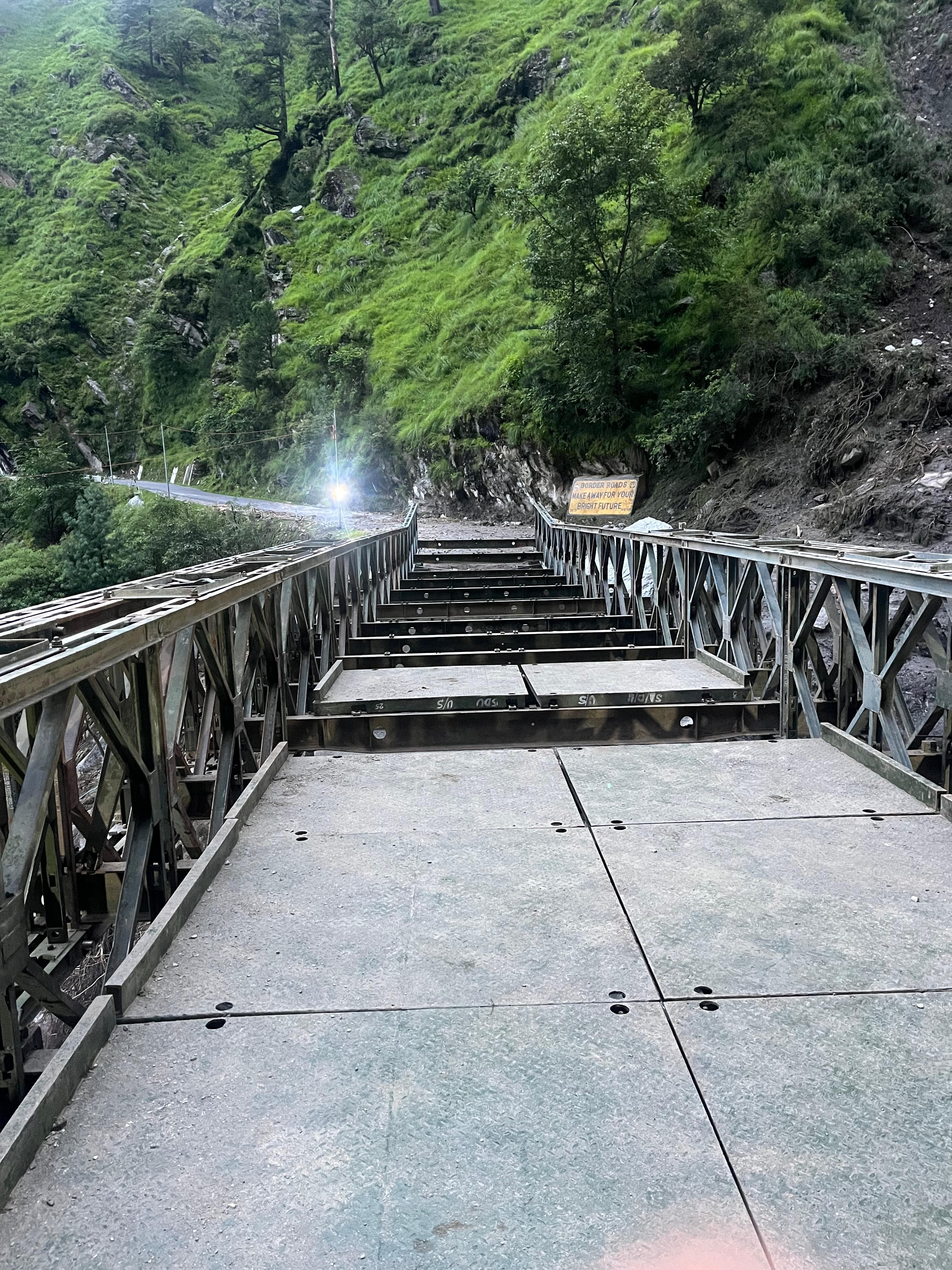 वैली ब्रिज तैयार होने से हर्षिल धराली में रेस्क्यू ऑपरेशन आयेगी गति।। वैली ब्रिज तैयार होने से हर्षिल धराली में रेस्क्यू ऑपरेशन आयेगी गति।।