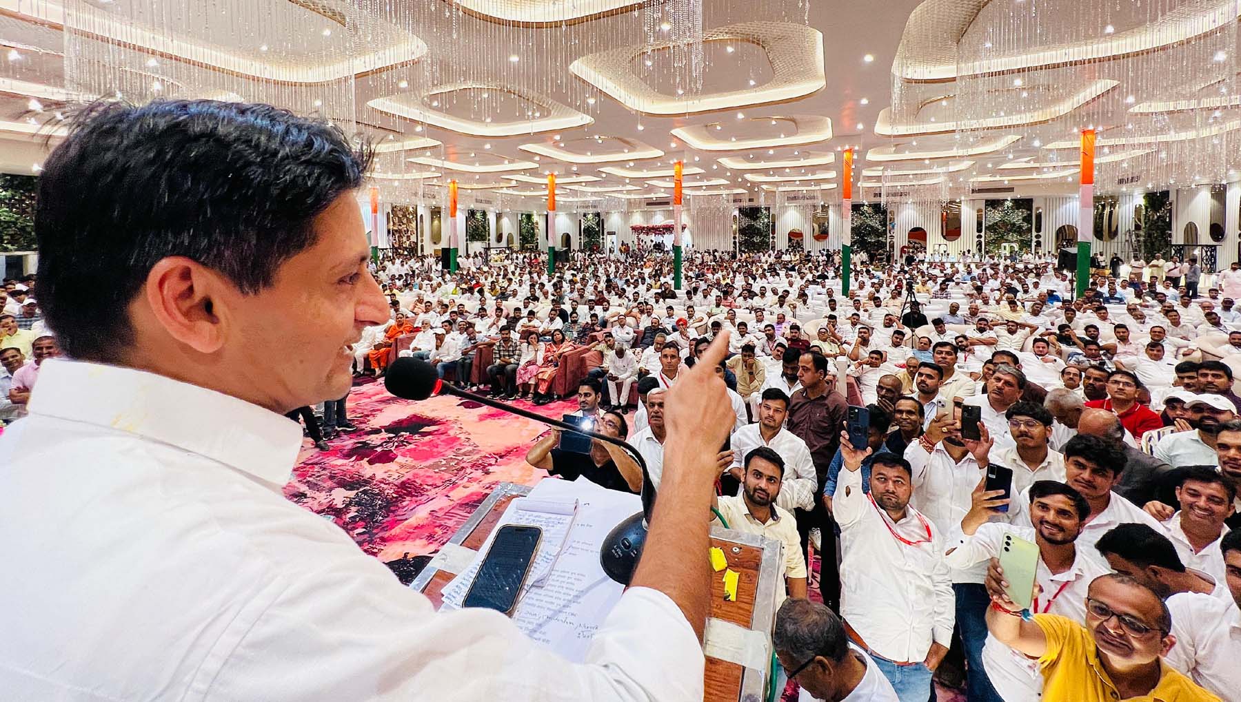 गुरुग्राम में यूथ कांग्रेस के शपथ ग्रहण समारोह को संबोधित करते सांसद दीपेंद्र हुड्डा।