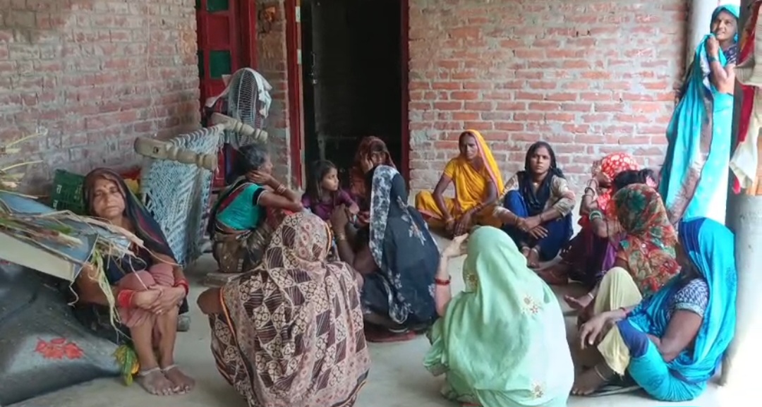 उम्र तक के घर कीफोटो उम्र तक के घर कीफोटो