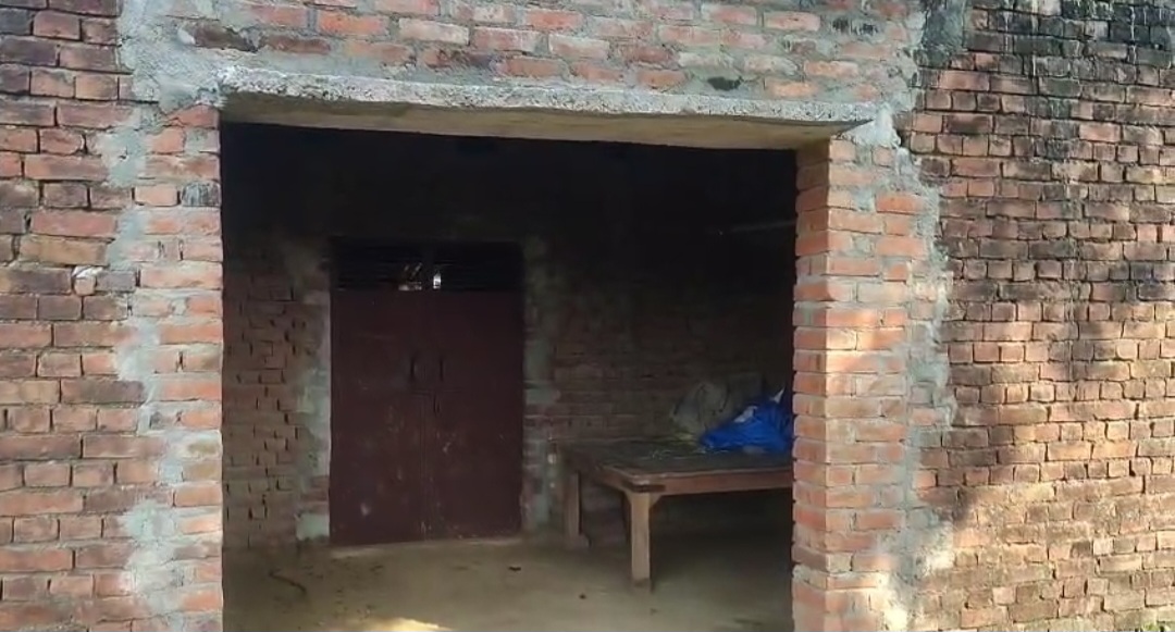 अंसार के घर की फोटो अंसार के घर की फोटो