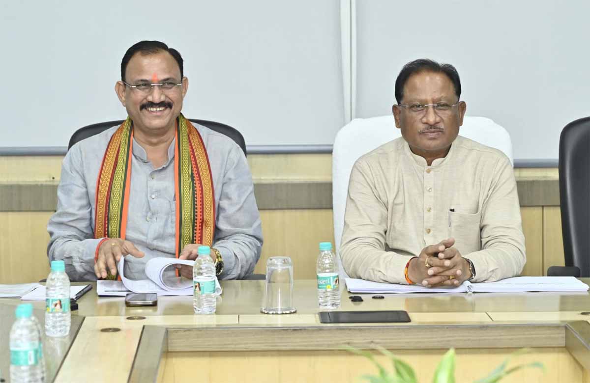 मुख्यमंत्री विष्णुदेव साय एवं स्वास्थ्य मंत्री श्याम बिहारी जायसवाल फाइल फाेटाे मुख्यमंत्री विष्णुदेव साय एवं स्वास्थ्य मंत्री श्याम बिहारी जायसवाल फाइल फाेटाे