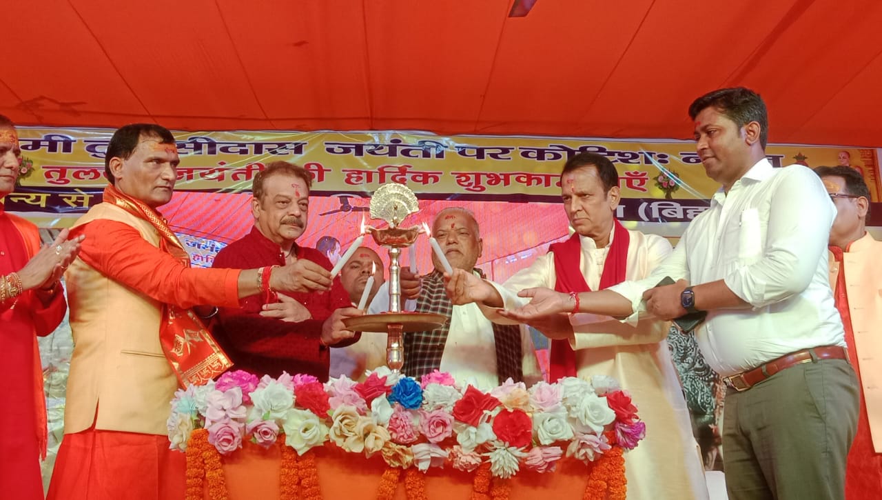 उद्घाटन करते सुनील लहरी तथा मंत्री श्रवण कुमार