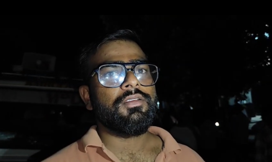 जानकारी देता मृतक का बेटा जानकारी देता मृतक का बेटा