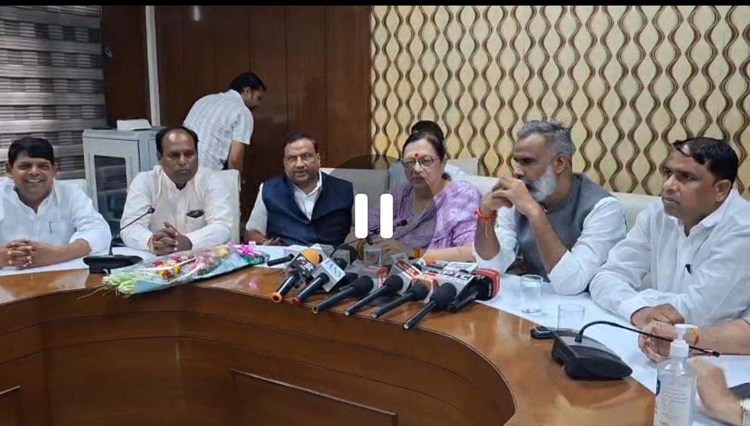 पूर्व मंत्री शिक्षा मंत्री  सीमा त्रिखा