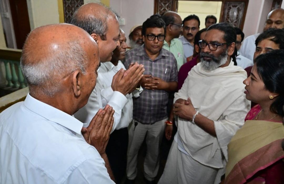 मुख्यमंत्री के साथ अधिवक्ता संघ का प्रतिनिधिमंडल मुख्यमंत्री के साथ अधिवक्ता संघ का प्रतिनिधिमंडल